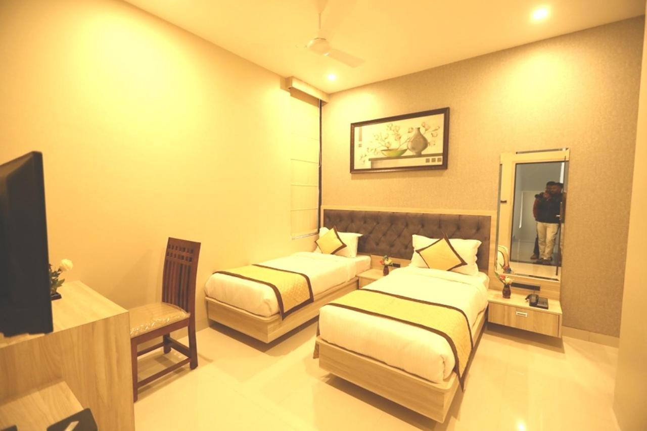 Pine Regency - Aravali'S Peak View Otel Udaipur Dış mekan fotoğraf